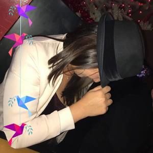 Meet your Posher, Dania